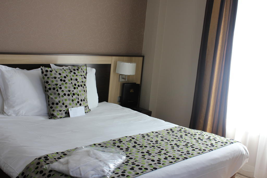 Best Western Plus Hotel Malherbe Caen Værelse billede
